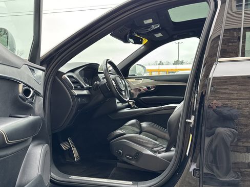Used 2016 Volvo XC90 T6 R-Design w/ Vision Package image 9