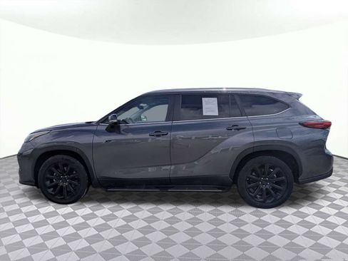 Used 2023 Toyota Highlander XLE FWD image 7