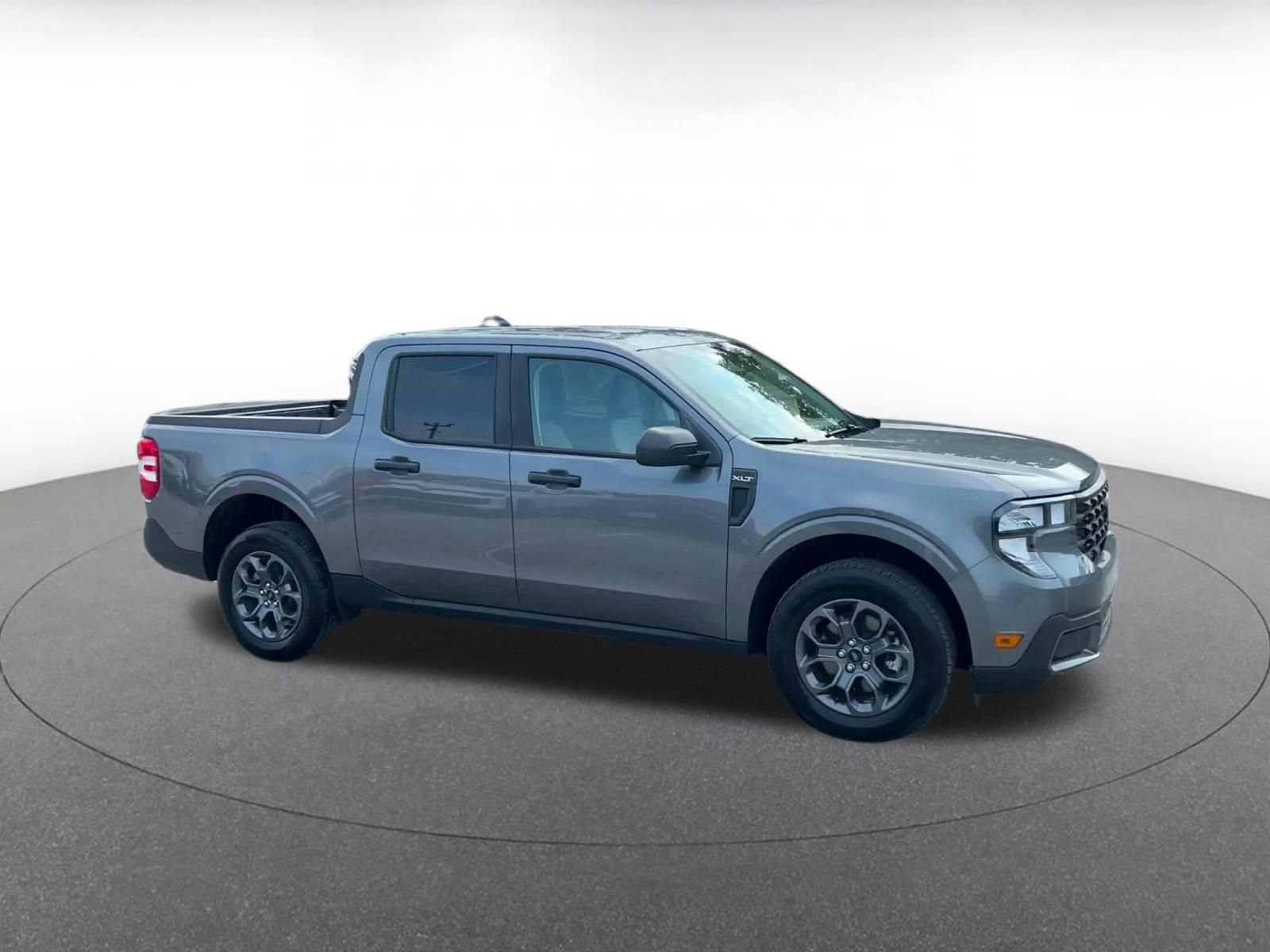 Used 2026 Ford Maverick XLT FWD image 2
