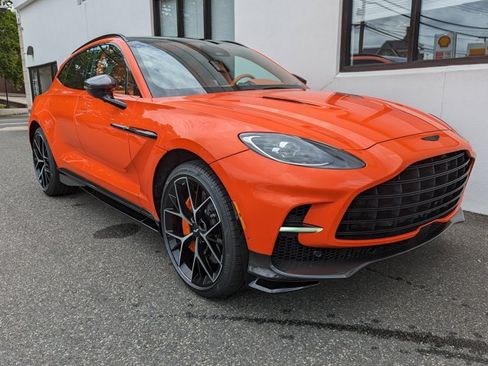 Used 2025 Aston Martin DBX 707 AWD/4WD image 9