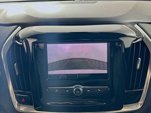 Used 2020 Chevrolet Traverse LS image 21