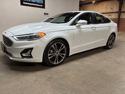 Used 2019 Ford Fusion Titanium image 10