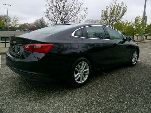 Used 2017 Chevrolet Malibu LT w/ Leather Package FWD image 14