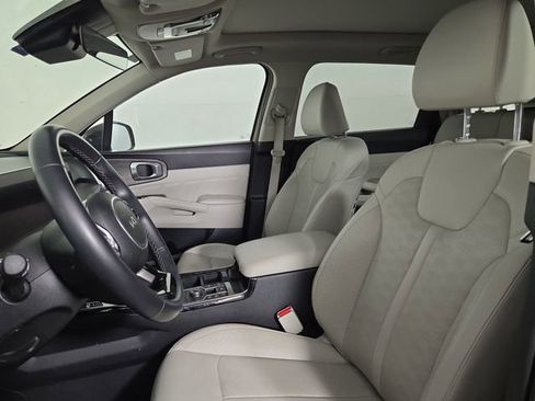 Certified 2024 Kia Sorento SX AWD/4WD image 11