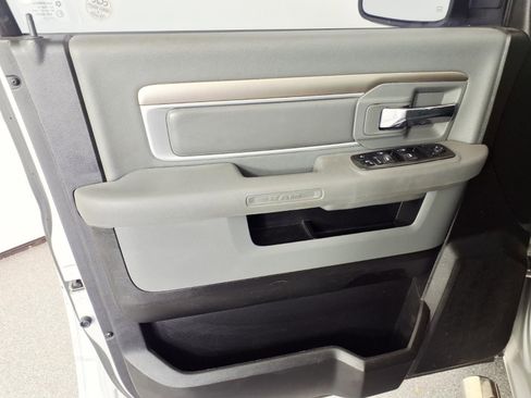 Used 2013 RAM 1500 Classic SLT w/ Premium Display Pkg RWD image 18