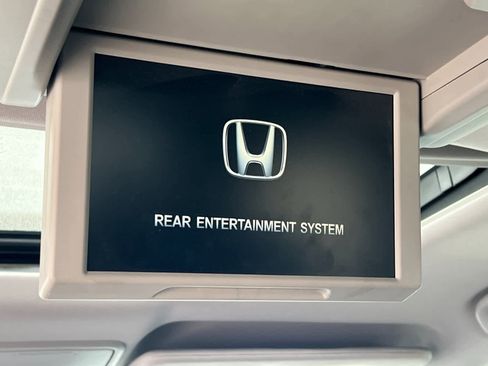 Used 2018 Honda Pilot Touring image 17