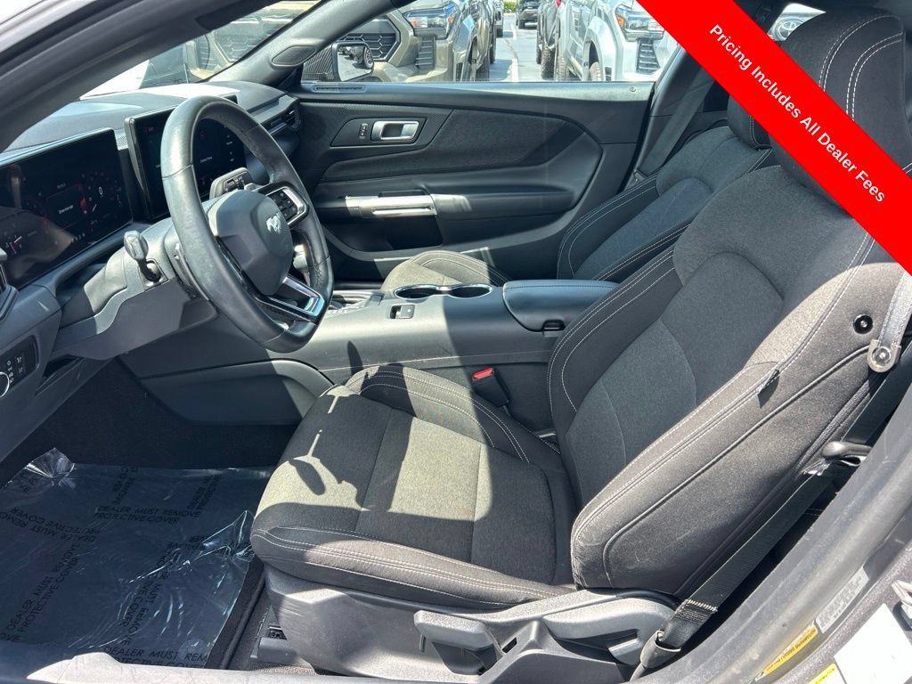 Used 2024 Ford Mustang GT RWD image 2