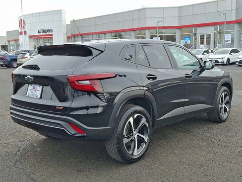 Used 2024 Chevrolet Trax RS image 7