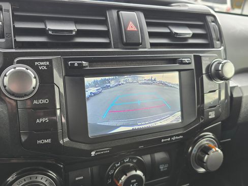 Used 2018 Toyota 4Runner TRD Off-Road AWD/4WD image 19
