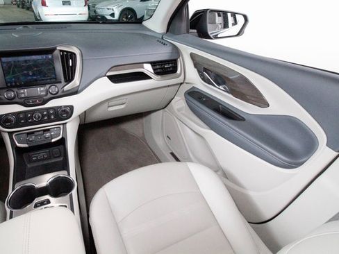 Used 2024 GMC Terrain Denali w/ Black Diamond Edition image 7