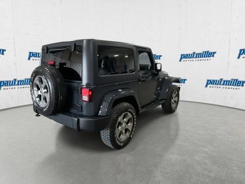 Used 2018 Jeep Wrangler Sahara w/ Connectivity Group AWD/4WD image 11