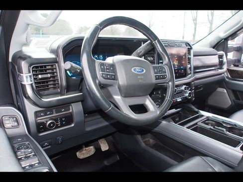 Used 2024 Ford F350 Lariat w/ Chrome Package image 16