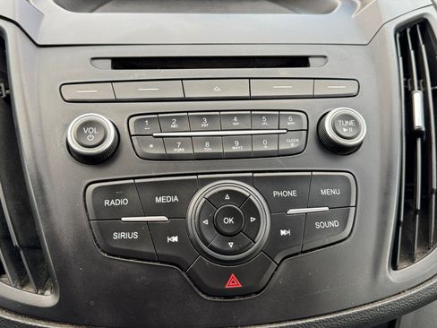 Used 2017 Ford Escape SE image 17