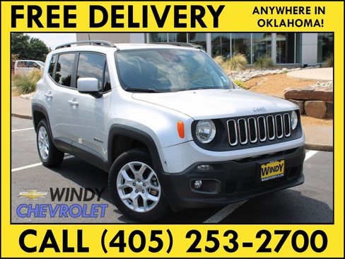 Used 2018 Jeep Renegade Latitude w/ Cold Weather Group image 1