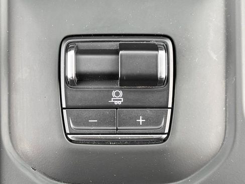 Used 2025 GMC Sierra 2500 Denali image 24