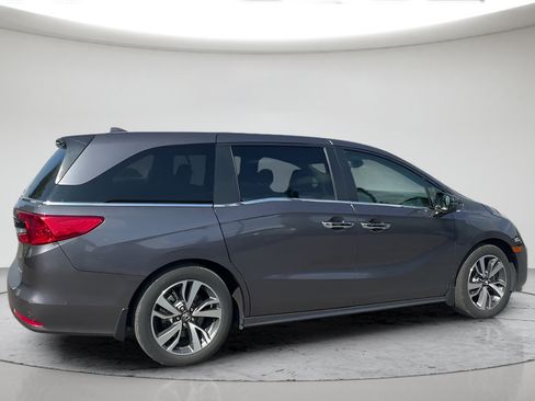 Used 2024 Honda Odyssey Touring image 6