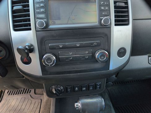 Used 2014 Nissan Xterra PRO-4X w/ Pro-4x Leather Package image 13