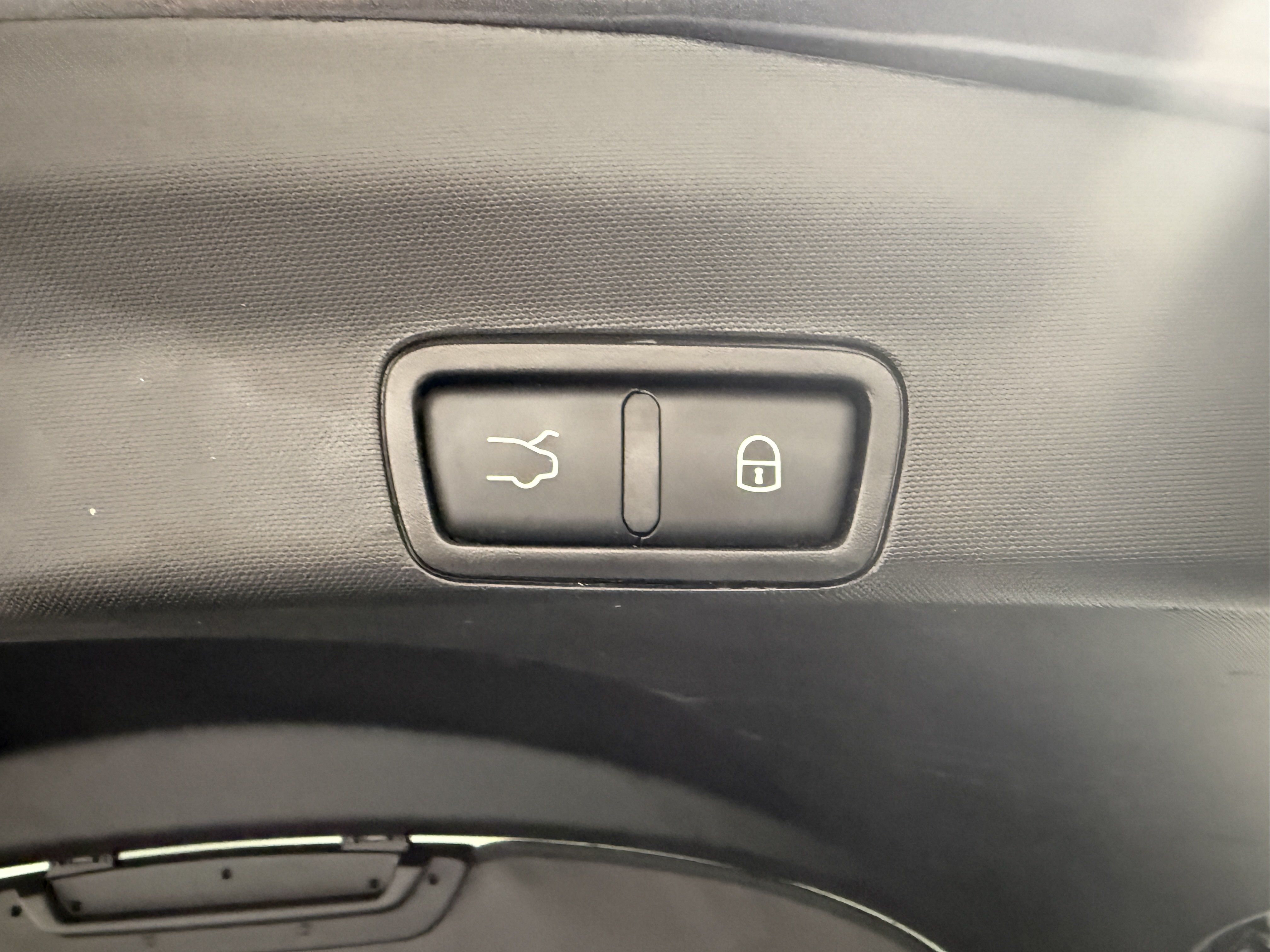 Certified 2023 Alfa Romeo Stelvio Ti AWD/4WD image 12