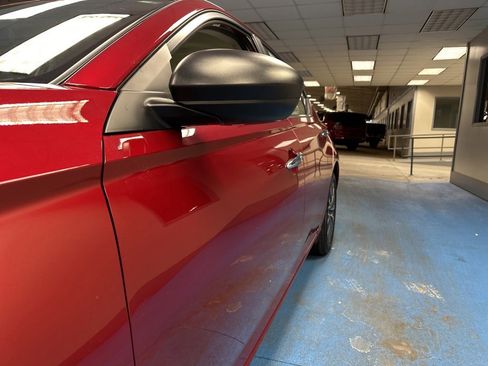 Used 2025 Nissan Altima 2.5 SV image 15