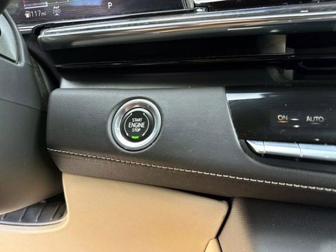 Used 2022 Cadillac Escalade ESV Premium Luxury AWD/4WD image 33