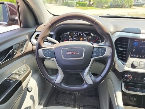 Certified 2020 GMC Acadia SLT w/ Driver Alert Package II FWD image 16