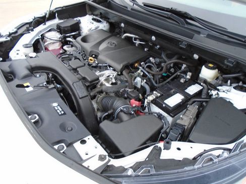 Used 2021 Toyota RAV4 XLE image 19