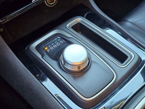 Used 2018 Chrysler 300 S w/ 300S Alloy Package image 37