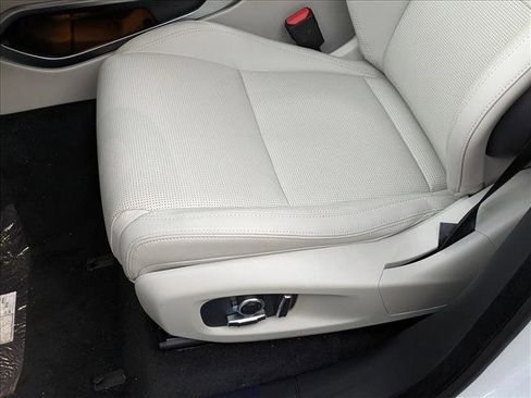 Used 2025 Jaguar F-PACE R-Dynamic S AWD/4WD image 4