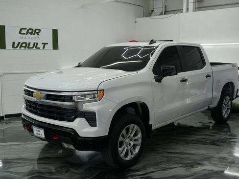 Used 2023 Chevrolet Silverado 1500 LT Trail Boss w/ Protection Package AWD/4WD image 4