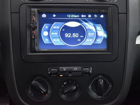 Used 2009 Volkswagen Rabbit S FWD image 9