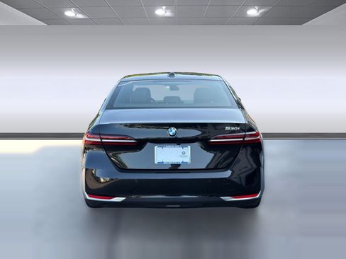 Used 2026 BMW 530i RWD image 10