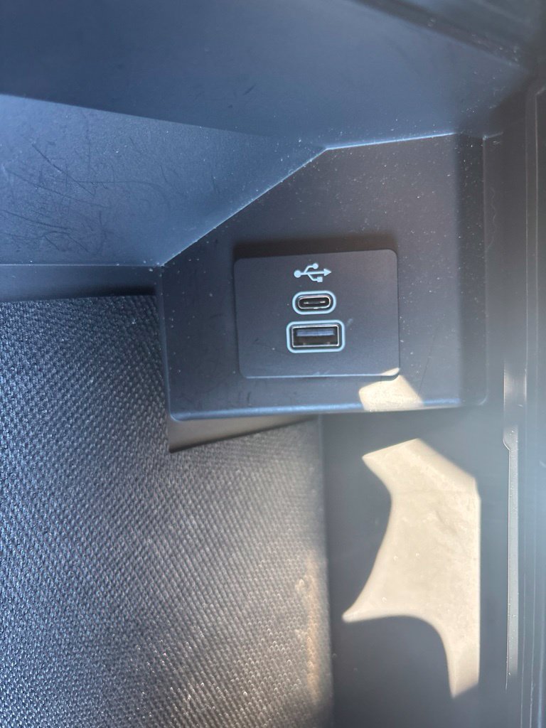 Used 2025 Ford F150 Lariat w/ Bed Utility Package AWD/4WD image 15
