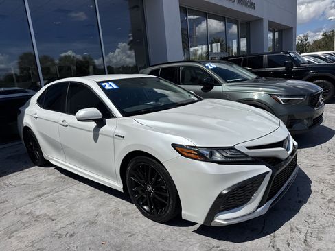 Used 2021 Toyota Camry XSE FWD image 4