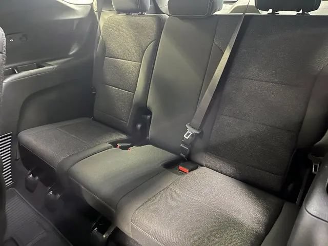 Used 2025 Chevrolet Traverse LT w/ Driver Confidence Package AWD/4WD image 24