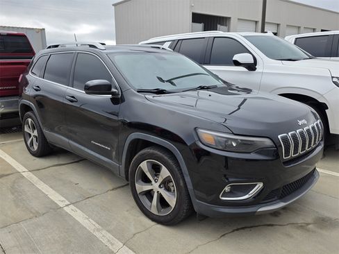 Used 2019 Jeep Cherokee Limited image 13