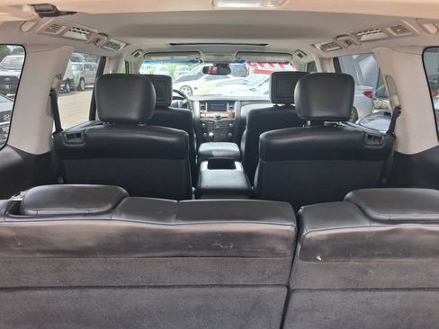 Used 2011 INFINITI QX56 4WD w/ Deluxe Touring Pkg image 8