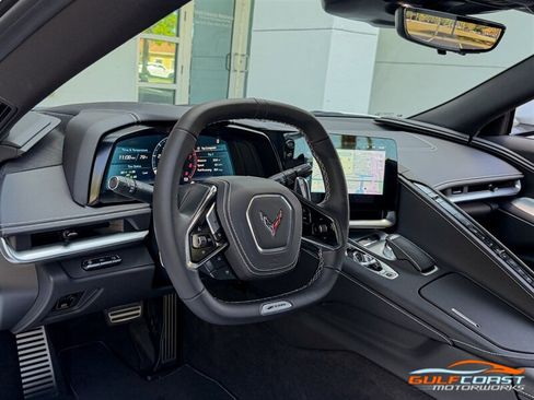 Used 2025 Chevrolet Corvette Z06 RWD image 12