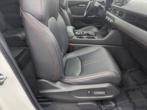 Used 2025 Honda Pilot TrailSport image 22
