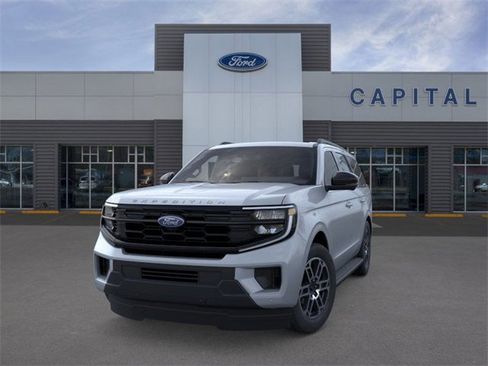 New 2025 Ford Expedition Active image 2