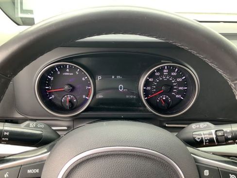 Used 2023 Kia Carnival LX image 23