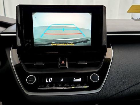 Used 2024 Toyota Corolla LE FWD image 31