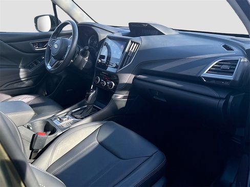Used 2024 Subaru Forester Touring image 31