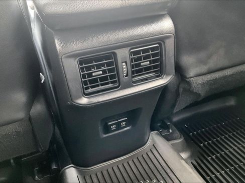 Used 2021 Toyota RAV4 Limited image 33