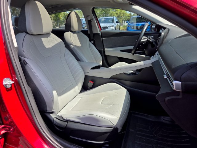 Used 2023 Hyundai Elantra Limited FWD image 14