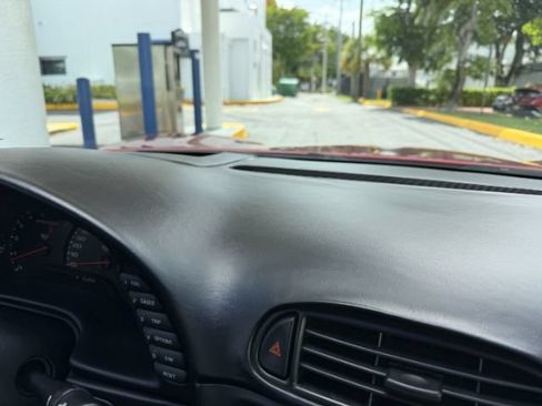 Used 2000 Chevrolet Corvette Coupe w/ Performance Handling Pkg RWD image 15