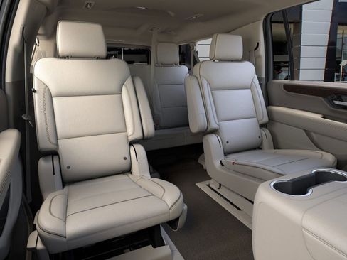 New 2026 GMC Yukon XL Denali w/ Sun & Power Step Package AWD/4WD image 17