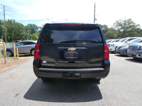 Used 2019 Chevrolet Suburban LT RWD image 6
