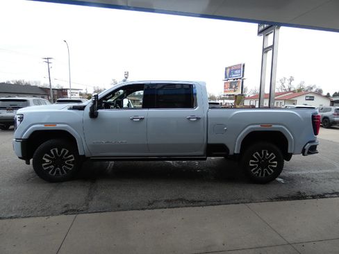 New 2026 GMC Sierra 3500 Denali Ultimate AWD/4WD image 10