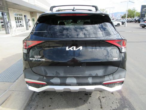 Used 2023 Kia Sportage EX AWD/4WD image 7