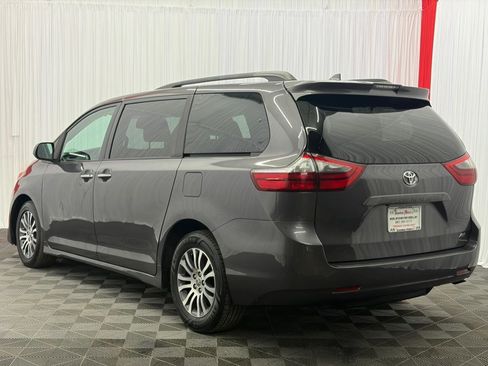 Used 2020 Toyota Sienna XLE FWD image 6